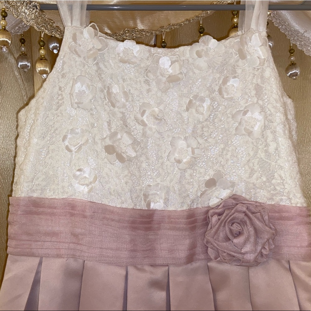 Spring Dress With Bow - Picture 2 of 5